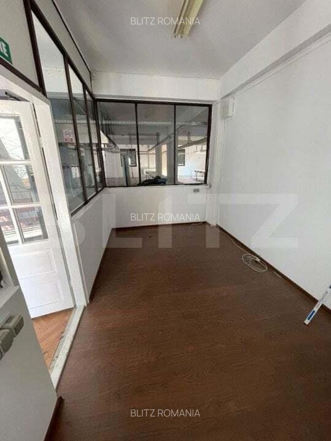 Casa cu 5 incaperi, 580mp, zona Carpati 1 - 2 Casa cu 5 incaperi, 580mp, zona Carpati 1 - 2