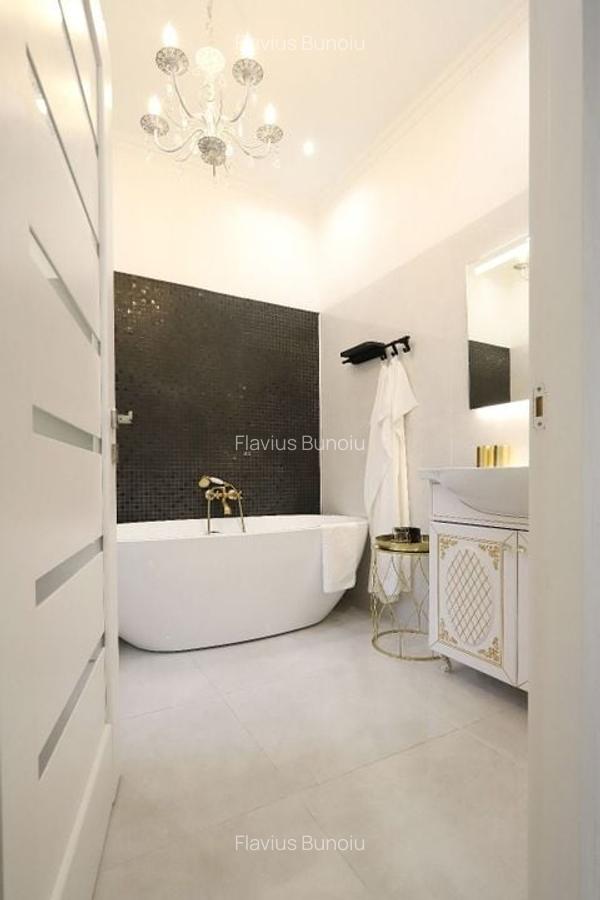 Apartament cu 4 camere decomandat în Central - 20
