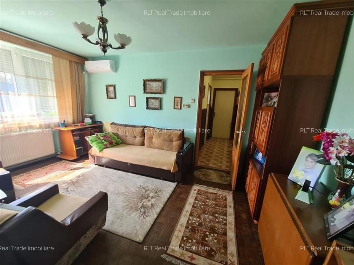Apartament cu 3 camere semidecomandat în Centrul Civic - 1