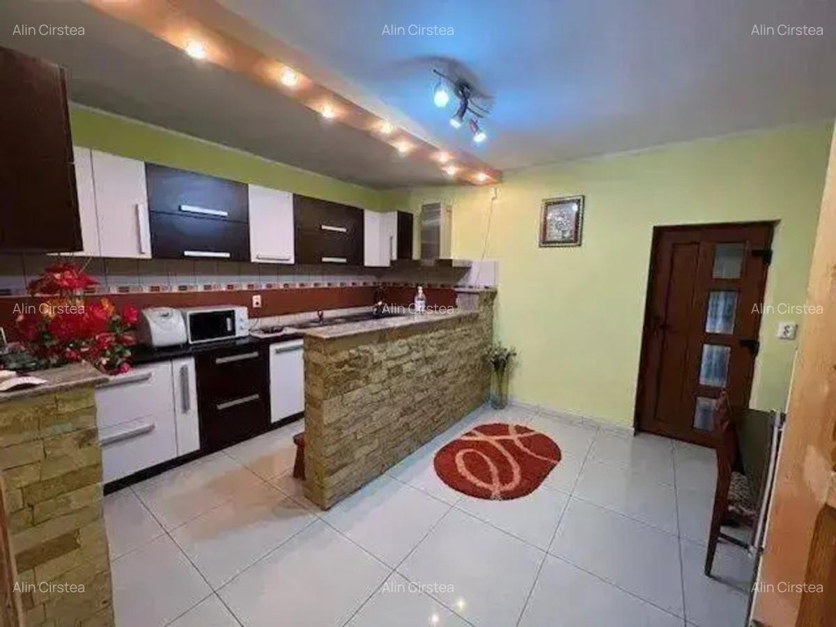 Casa S+P+1+M - 7 camere - Lazu Central - Mutare Rapida - zona Centrala - 2