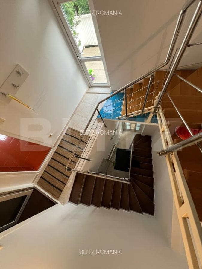 Apartament de 3 camere, 100mp, zona UMF - 9