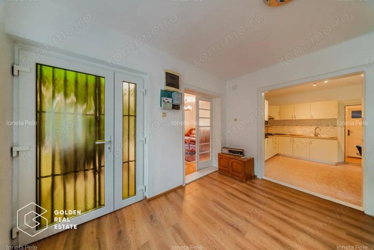 Vila superba, P+E, Cuvin, 9 camere, 200 mp si teren 1300 mp plus anexa 3 camere - 7