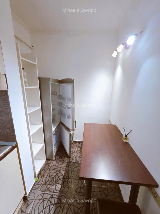 Garsoniera dubla Sala Palatului et 1/7  bloc 1960 centrala proprie 42 mp - 17