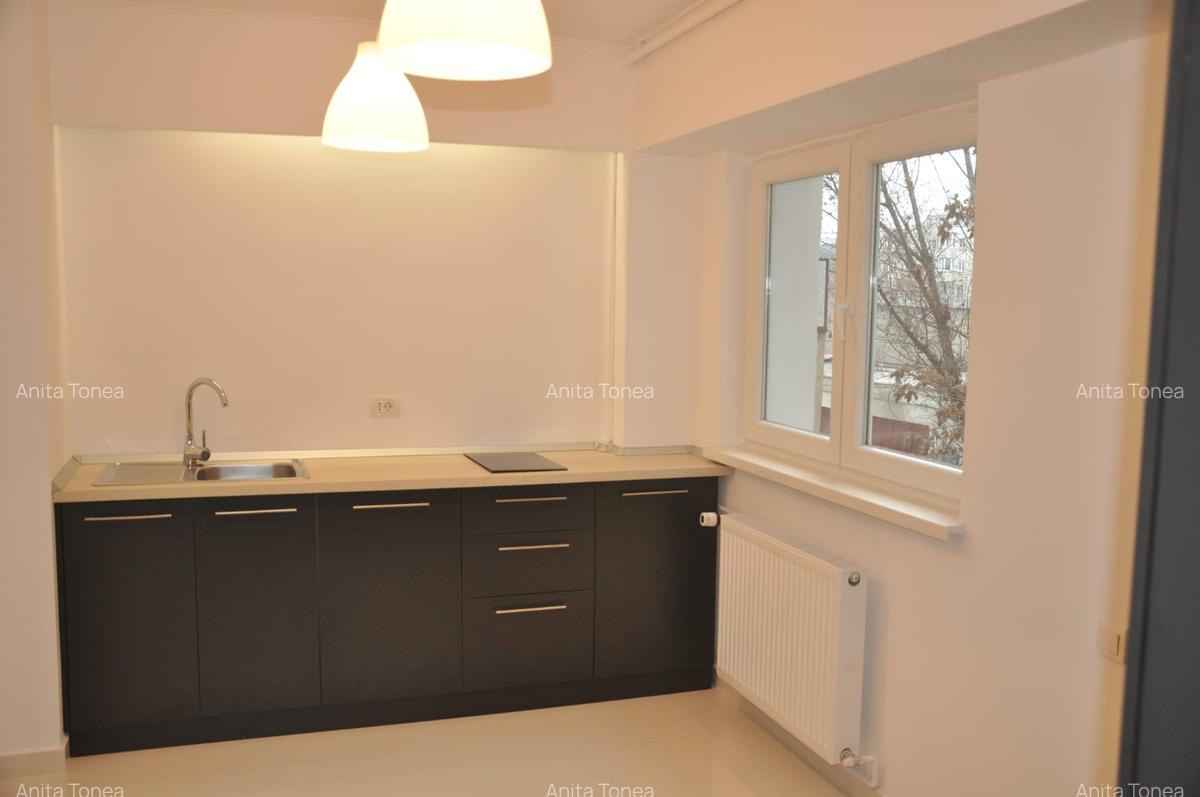 Apartament cu 2 camere semidecomandat în P-ța Victoriei - 4