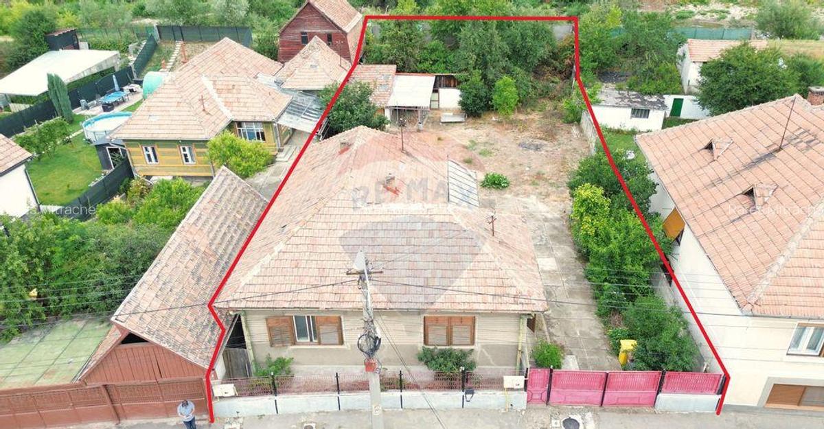 Casa pe un nivel in Medias, teren 533 mp, curte dreapta - 2