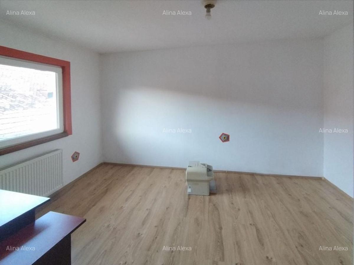 Apartament cu 4 camere semidecomandat, mobilat în Brașovul Vechi - 3
