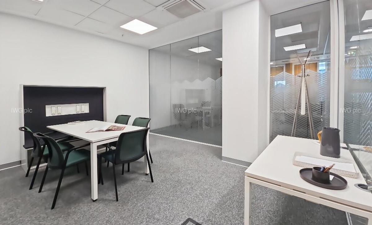 Birouri ce pot fi personalizate pentru 4 persoane in Spaces Campus 6 - 2