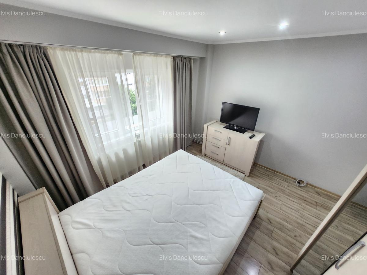 2 Cam-Aradului-3 Min Iulius Town--Mobilat-Centrala-Balcon--Aer conditionat-56 MP - 14