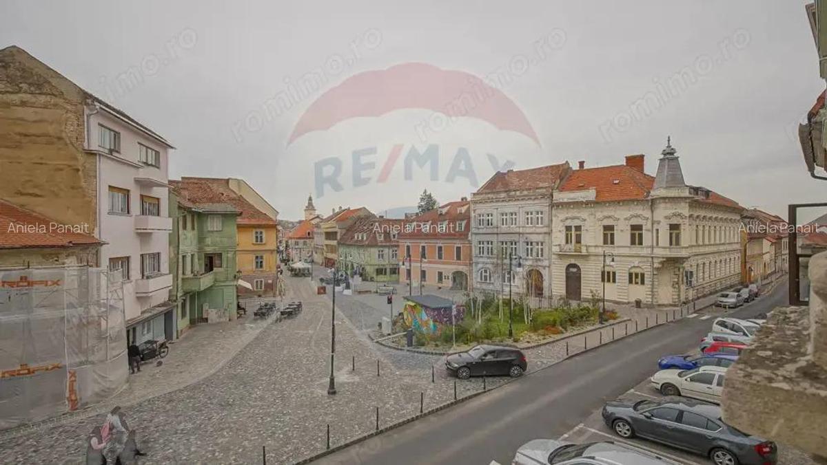 Apartament 102 mp utili, cu parcare in curte, Str. Castelului - 13