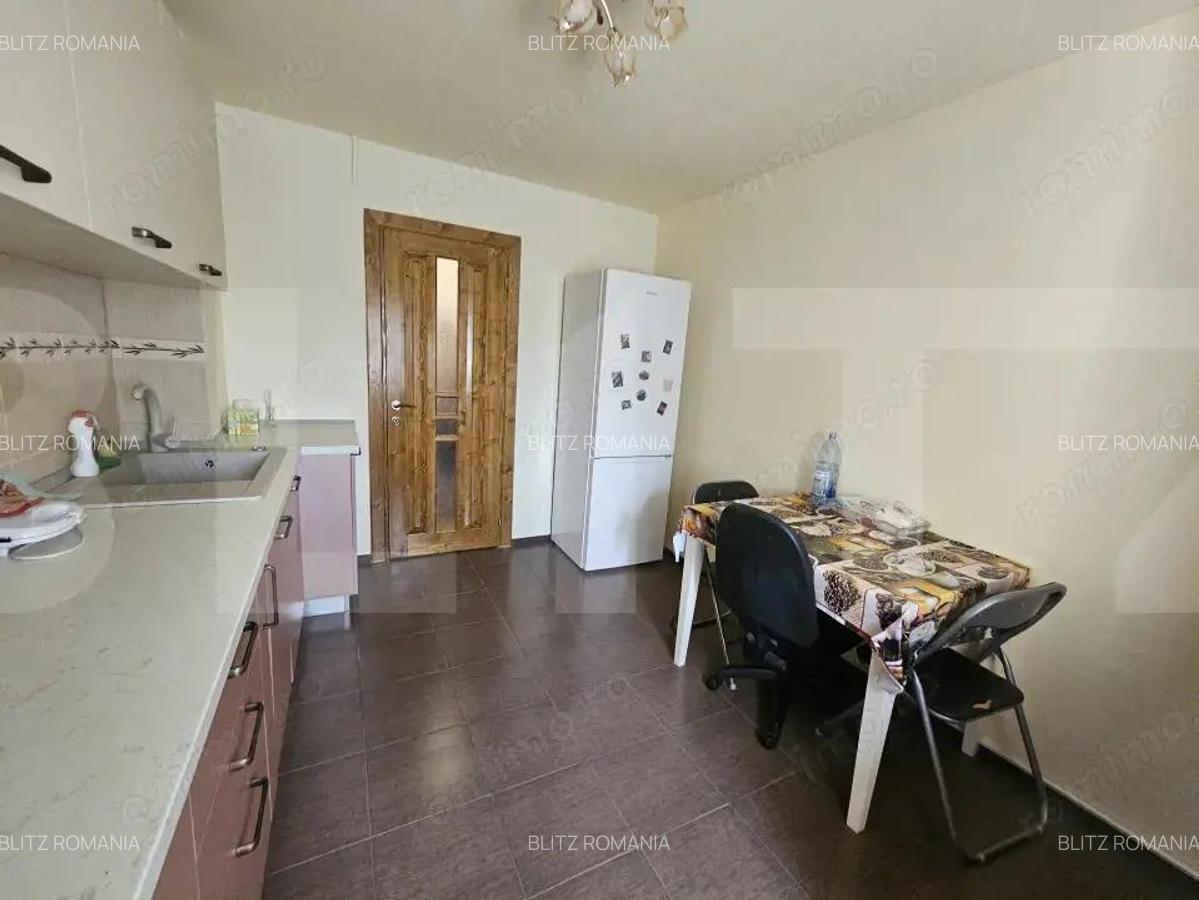 Apartament de vanzare, cu 4 camere, 77 mp, zona Soarelui - 12