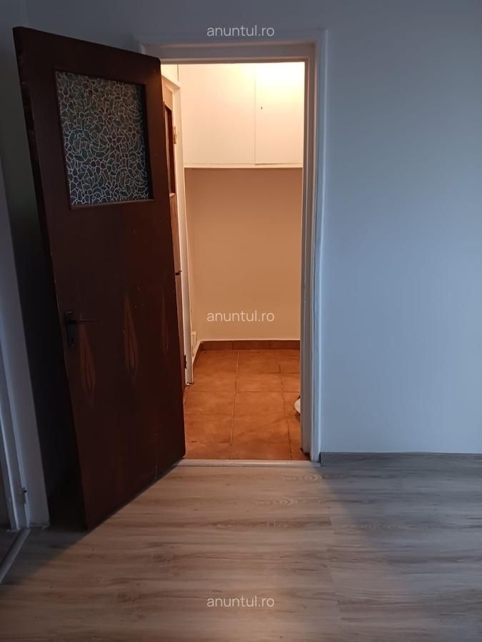 Piata Moghioros, vis a vis de Parc Drumul Taberei, Patinoar - 4