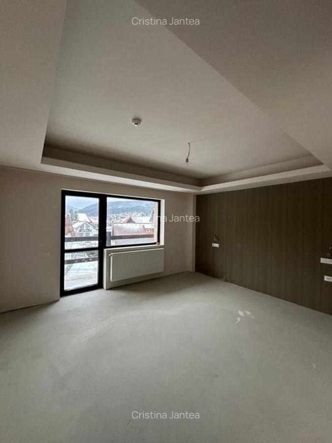 Vilă deosebită cu vedere panoramică la Munții Bucegi - Bușteni, str. Crinului - 10