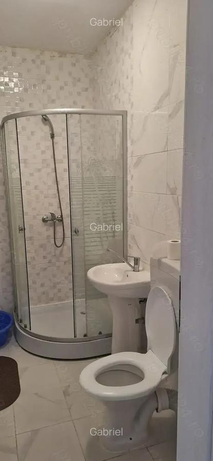 Inchiriez garsoniera zona metrou - 2