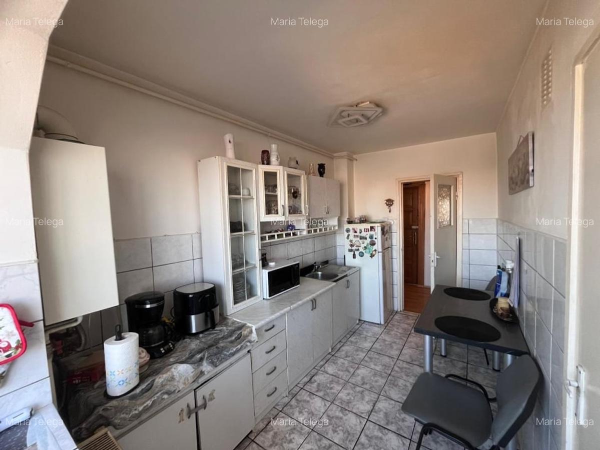 Apartament cu 3 camere decomandat în Astra - 4