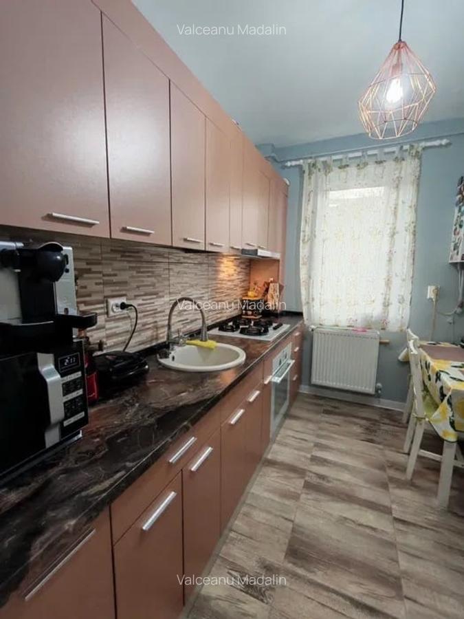 360 Grade Imobiliare oferă spre vânzare un apartament decomandat cu 2 camere - 5