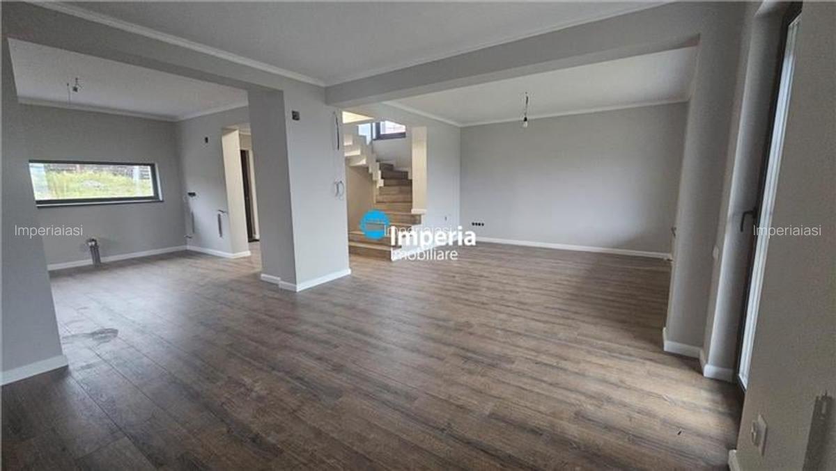 Proprietate deosebita zona Bucium Post Control - Priveliste Superba, Finisaje Ca - 3