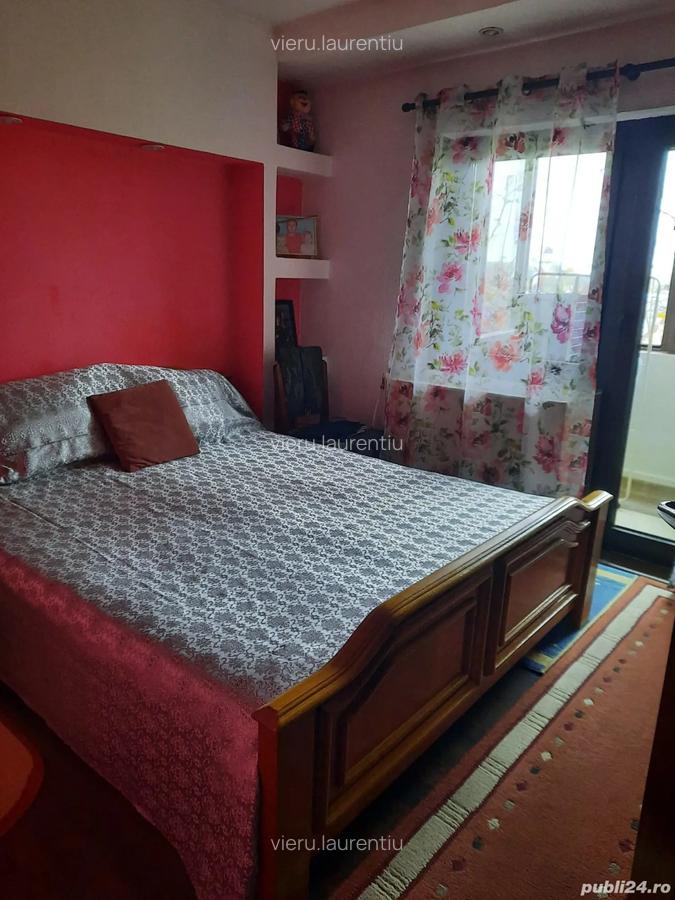 Proprietar vand apartament 3 camere str.Miori?ei - 10