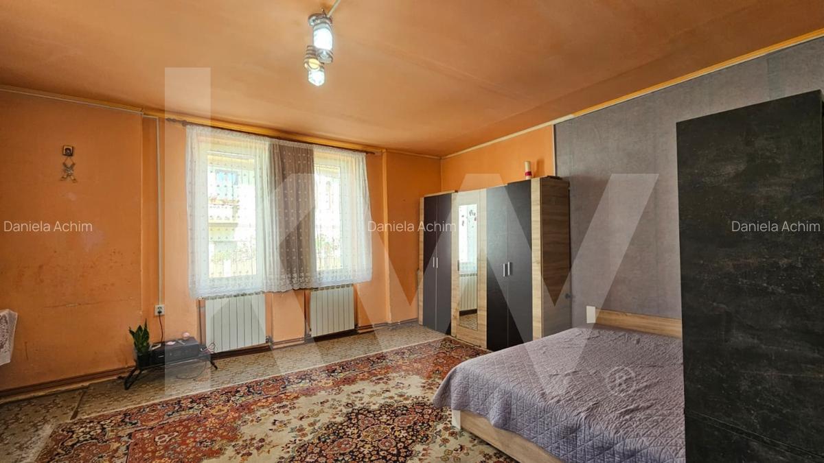 Casa individuala compusa din doua apartamente, cu teren liber de 540 mp - 4