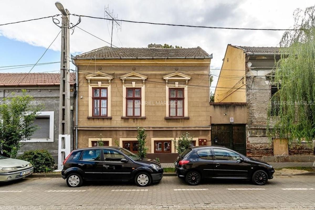 Casă de vânzare în Arad - zona centrală (schimb posibil cu apartament) - 1