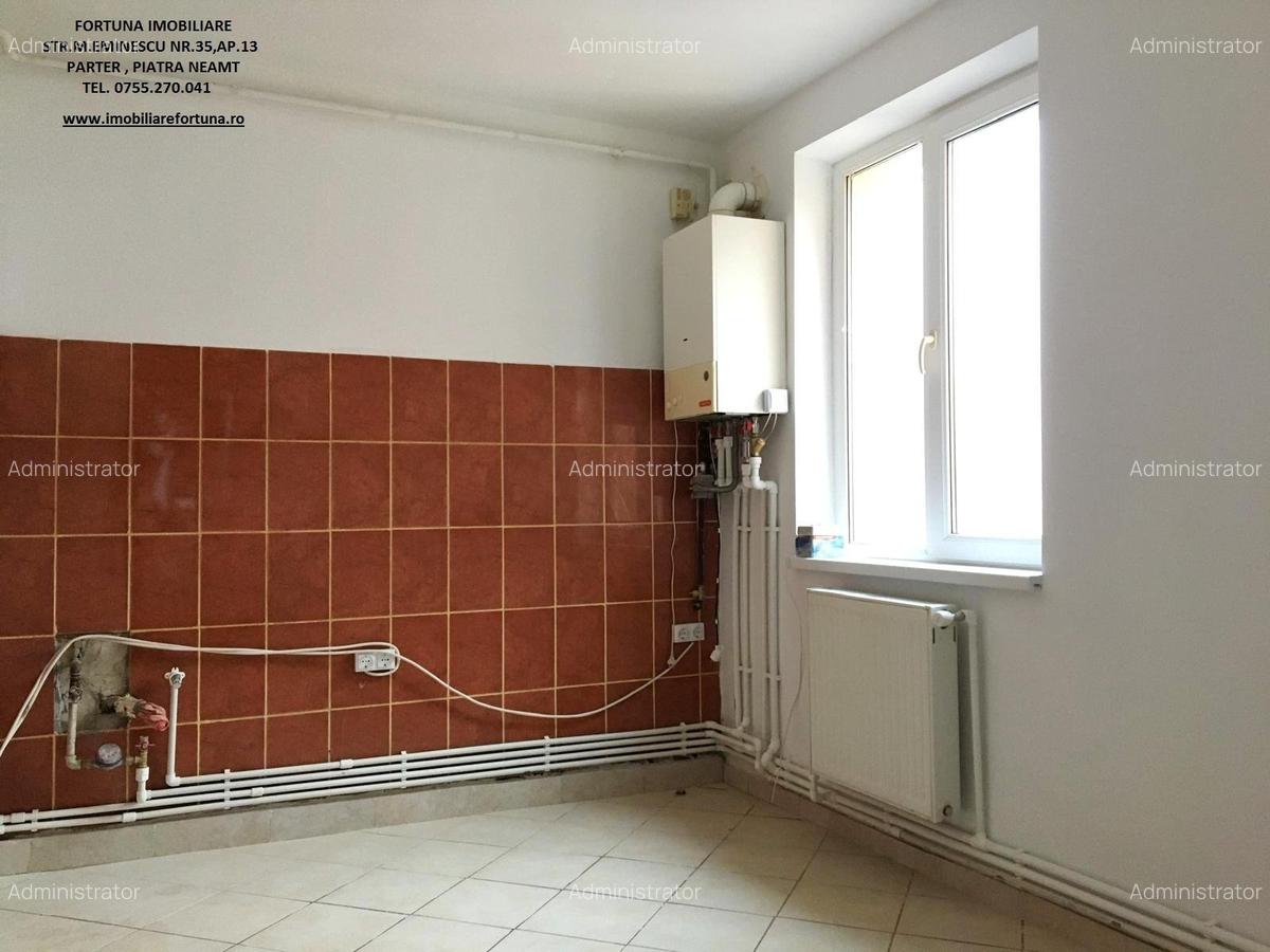 Apartament 3 camere, cu boxa, zona BCR - 2