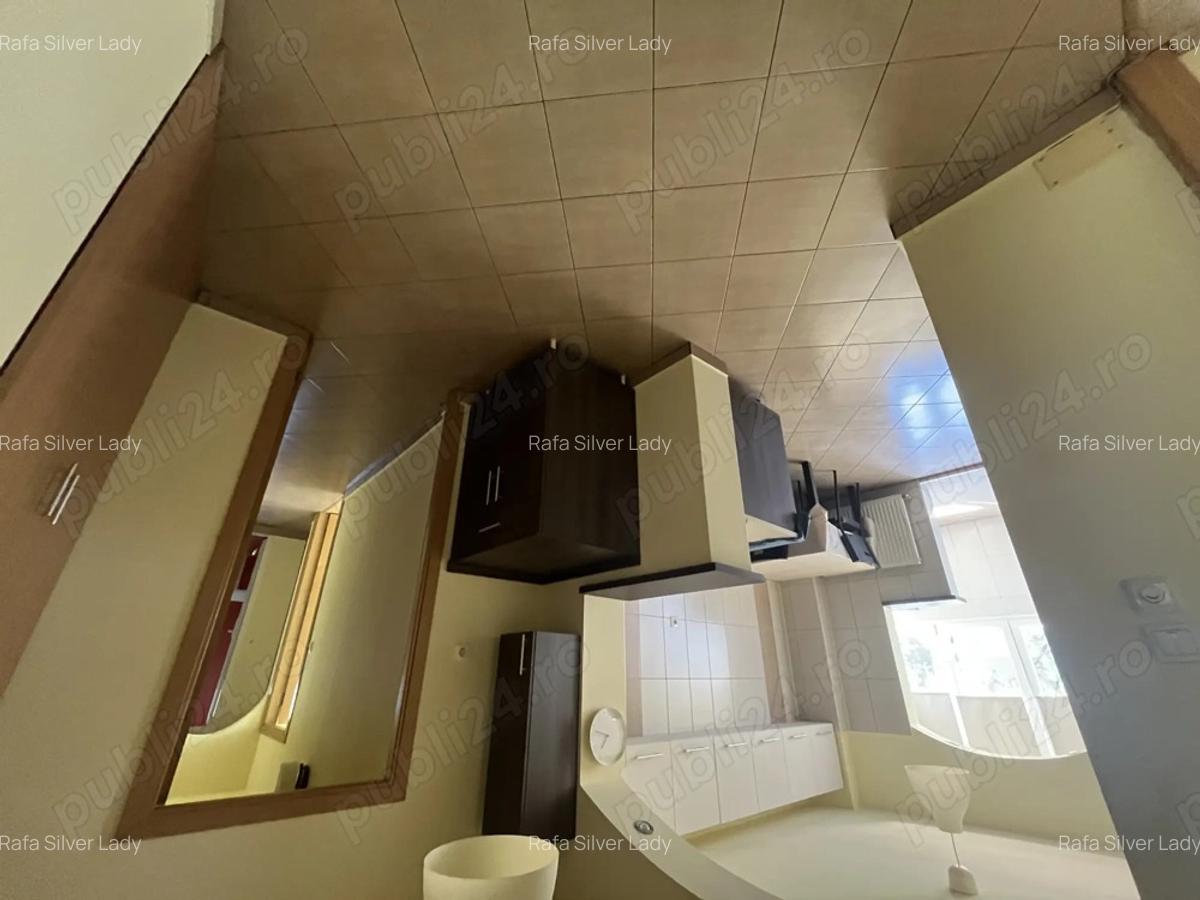 Inchiriez apartament 3 camere zona Auchan Titan - 1