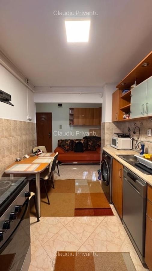 Apartament cu 2 camere, decomandat - zona Lipovei - 7 Apartament cu 2 camere, decomandat - zona Lipovei - 7