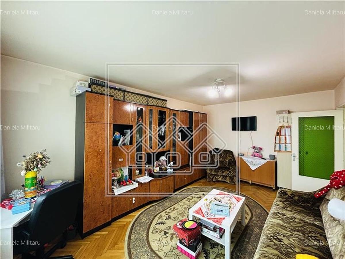 Ap decomandat, cu 4 camere, pivnita, balcon, etaj 3/4 - Strand - 7
