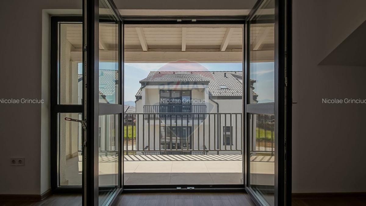 Apartament cu 2 camere decomandat în Sânpetru - 11