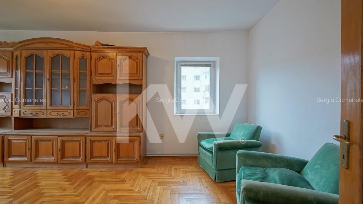 Vanzare apartament cu 3 camere, decomandat, 2 bai - Racadau - 2