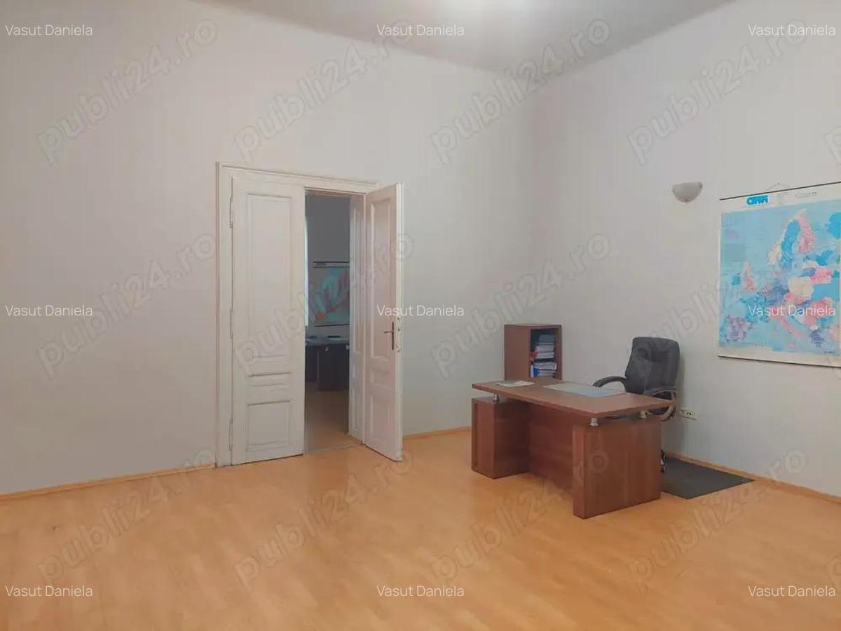 Dau in chirie apartament in casa ,doua camere,ultracentral,suprafata ultima 100 MP - 1