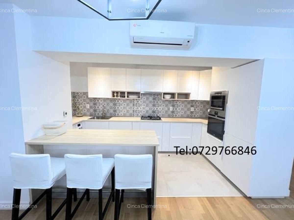 Proprietar, vand ap. 3 camere, Piata Alba Iulia - 12