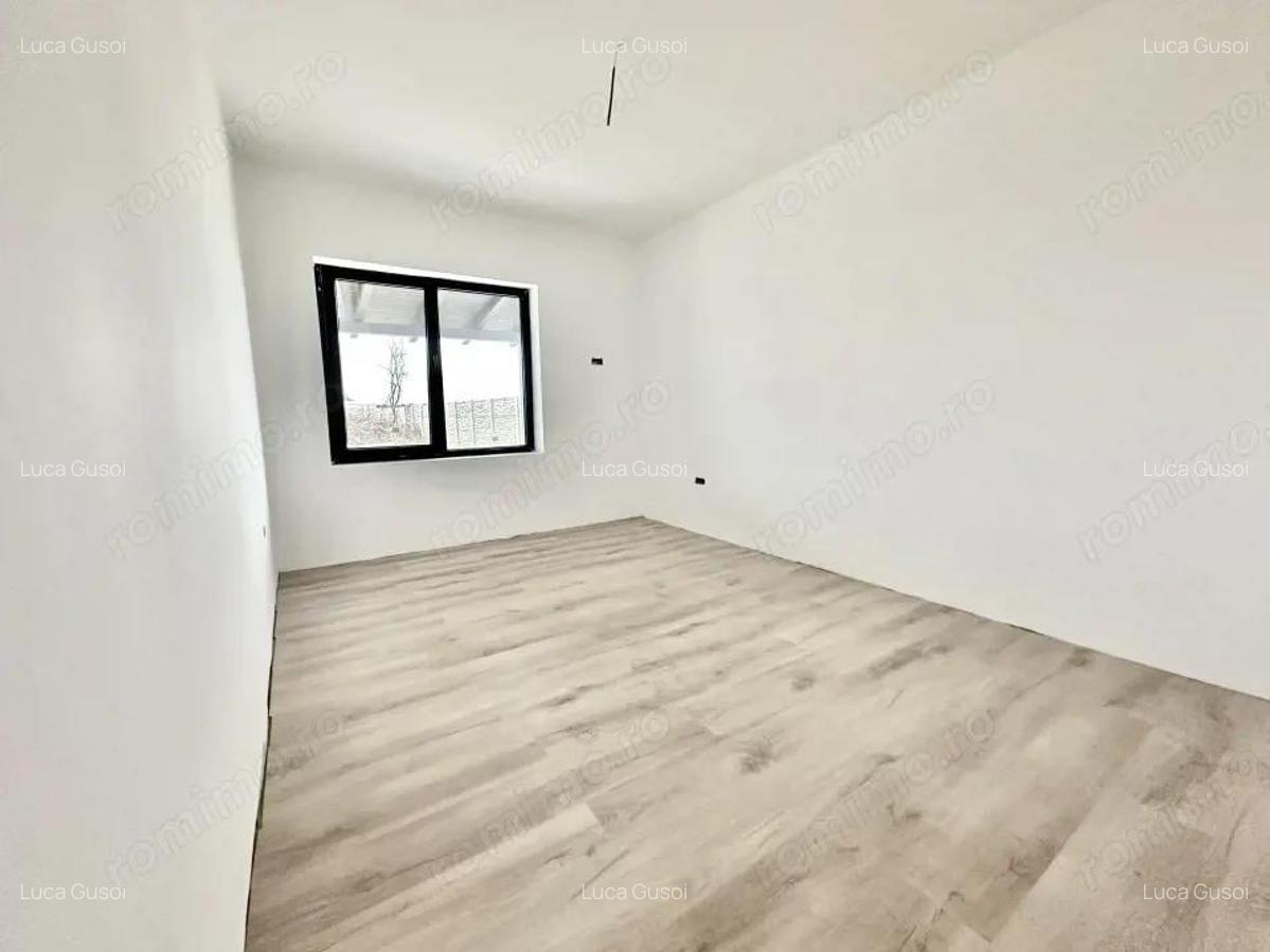 Duplex pe parter cu 3 camere - Bucovat - 3