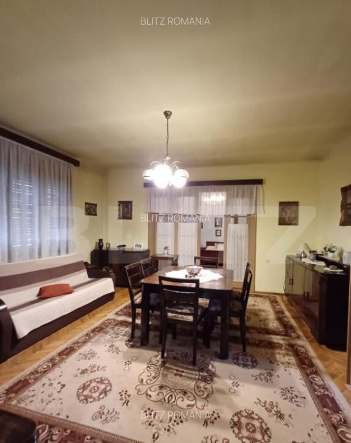 Casa renovabila cu 2 spatii comerciale, 416.6 mp, teren de 7 - 5