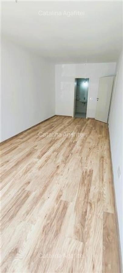 Apartament cu 3 camere decomandat în Tractorul - 10