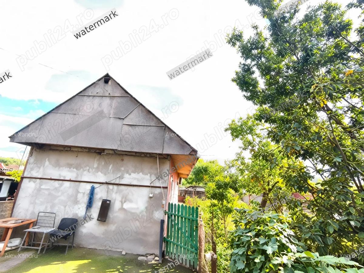 Vand sau schimb cu apartament (plus diferen?a) casa P+M - 1