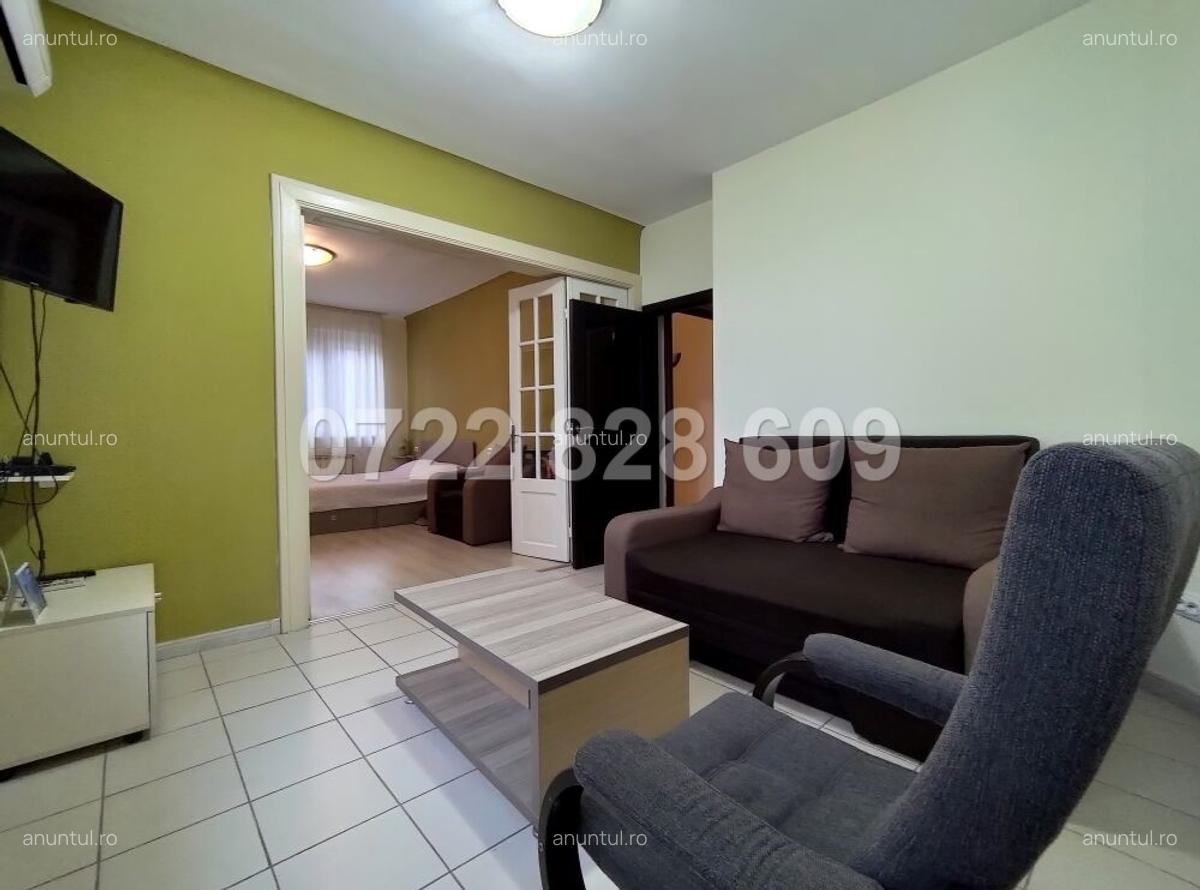 Piata Romana, langa Ambasada Angliei, 4 camere - 1