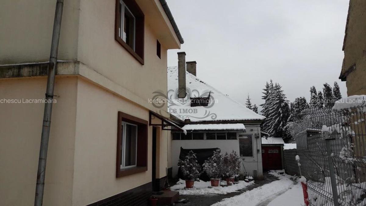 Casă cu 7 camere în Central - 1