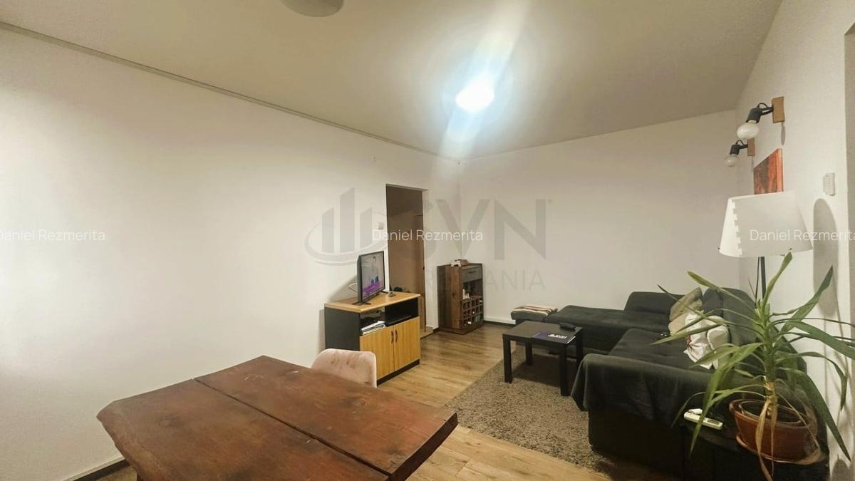 Apartament cu 3 camere semidecomandat în Grivița - 2