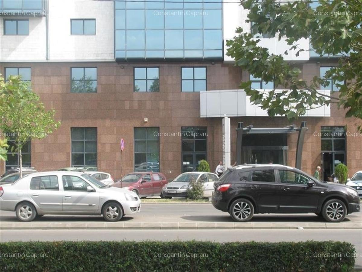 Inchiriere spatii comercial in cladire de birouri - 43 mp si 59 mp - 2