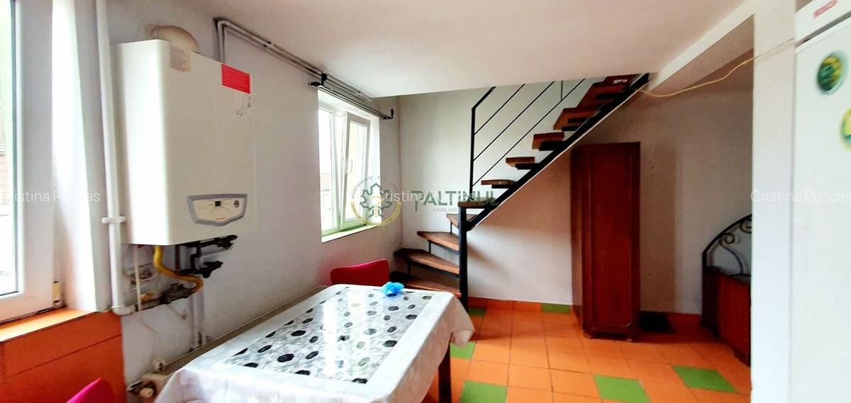 Apartament Mansarda spatios de vanzare in Sibiu, zona Vasile Aaron - 3