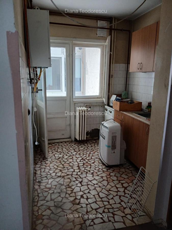 Apartament cu 4 camere decomandat în Cotroceni - 12