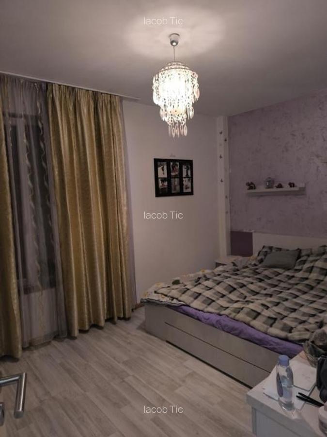 Apartament cu 3 camere decomandat în Nufărul - 8