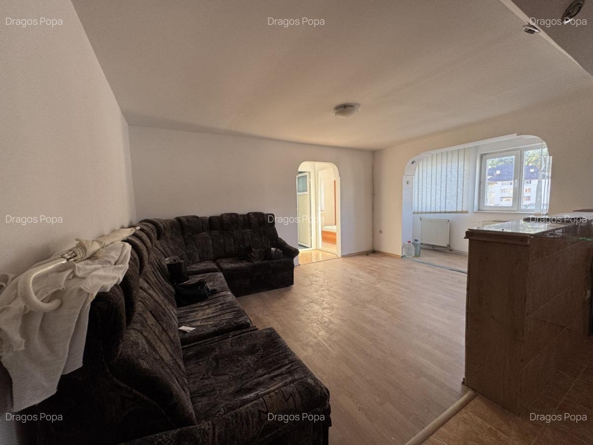 Apartament de 3 camere eficient compartimentat, in centrul orasului Moinesti - 2