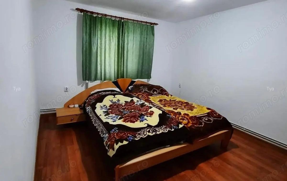 Vindem Casa la Satulung - 8