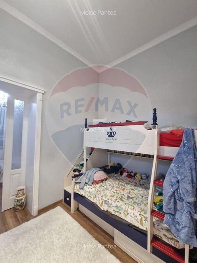 Apartament spatios la curte 2 dormitoare Salonta str. Republicii - 12