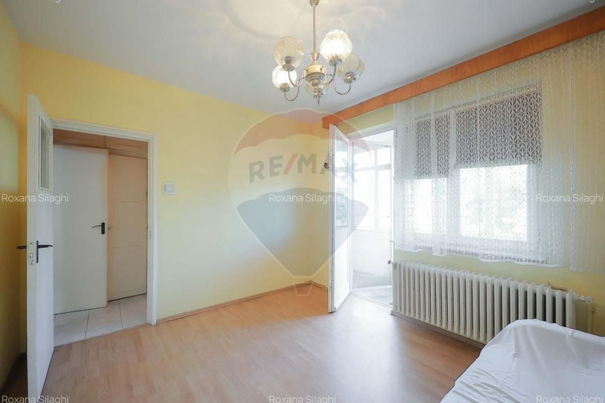 Apartament cu 3 camere de vanzare, zona Rogerius - 16