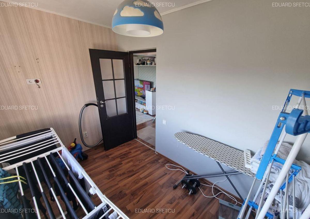 Apartament cu 3 camere in zona P-ta Ovidiu - 4