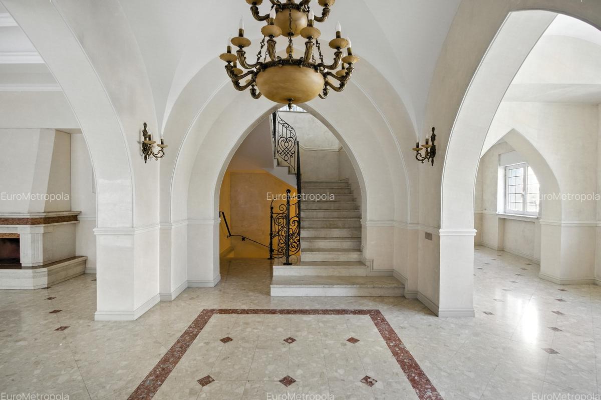Vila cu arhitectura deosebita, adiacent Bd-ului Lascar Catargiu, refacuta integr - 4