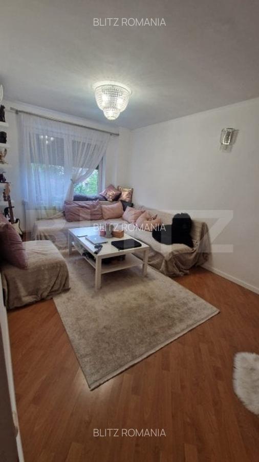 Apartament cu 4 camere, 2 bai, 90 mp, 2 locuri de parcare, zona Mall Coresi - 1
