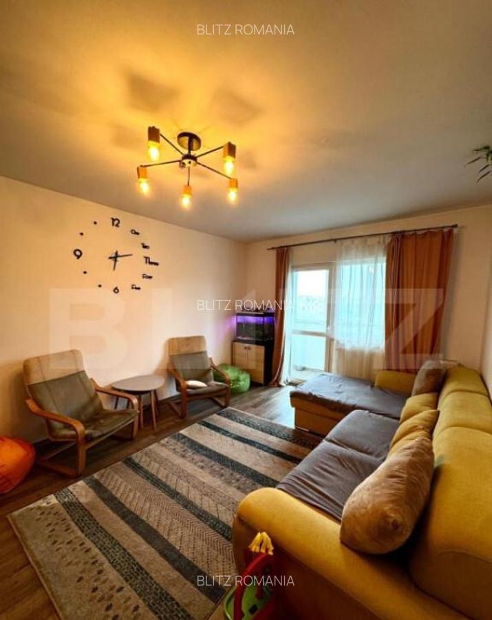 Apartament de vanzare, cu 4 camere, 81 mp, zona Tractorul - 3